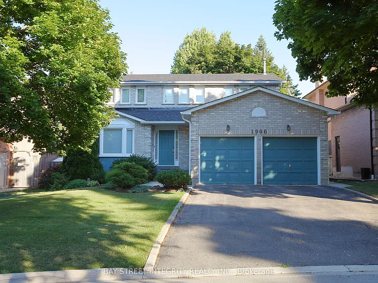 1906 Stoneybrook Ct — Photo 1