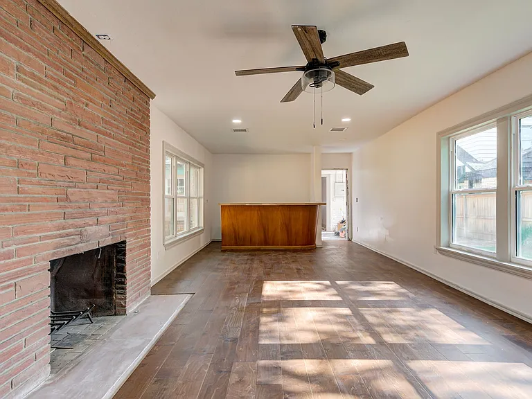 2324 NW 28th St — Photo 14