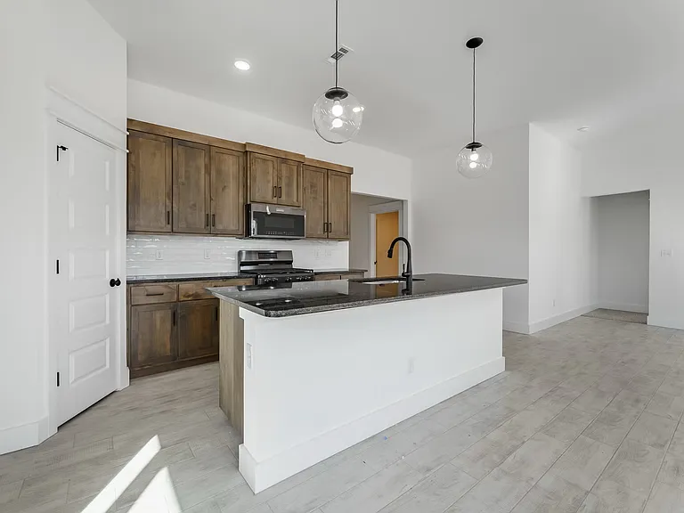 2361 Buckside St — Photo 3