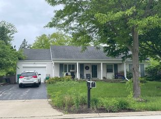 321 Checker Dr, Buffalo Grove, IL 60089