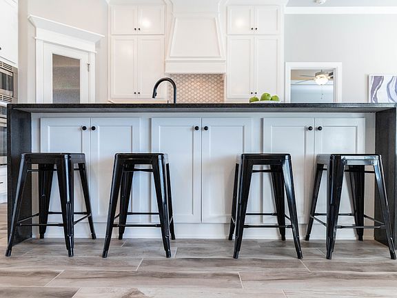 Homes by Taber Hazel Bonus Room with 5 Bedroom Floor Plan - Stonebriar Model Home