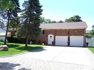 10 2nd Ave, Rocky Point, NY 11778