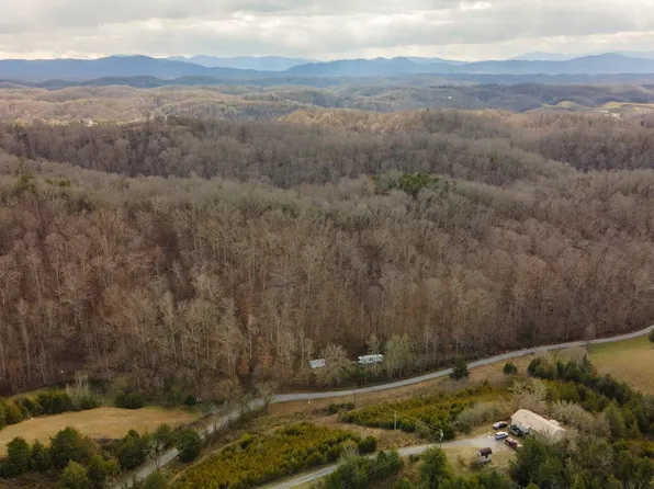 1020 Rhodes Rd, Bybee, TN 37713