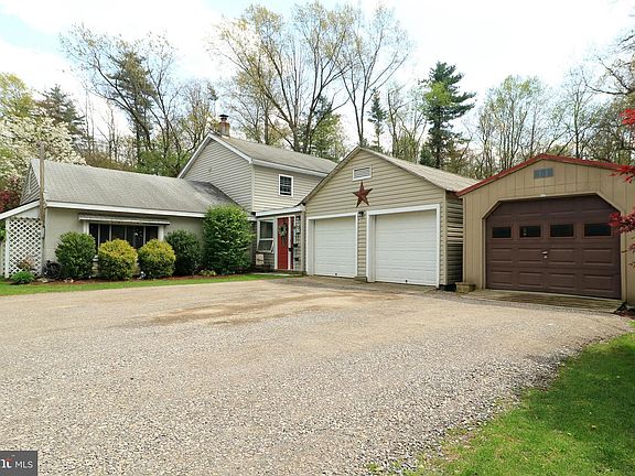 3rd image of 2523 Pennington Rd