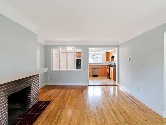 3rd image of 1481 Bay St