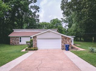 1948 Tina Dr, Hernando, MS 38632