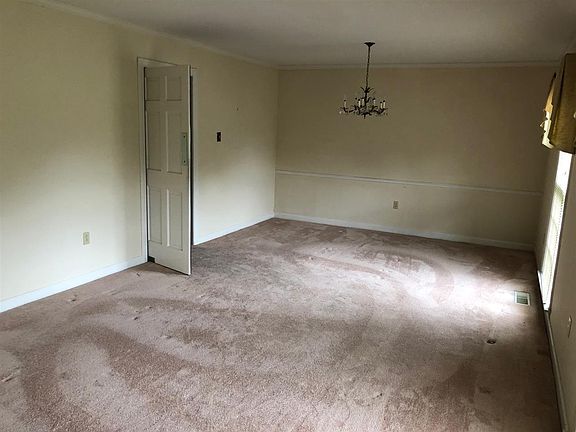 3rd image of 900 Breckenridge St