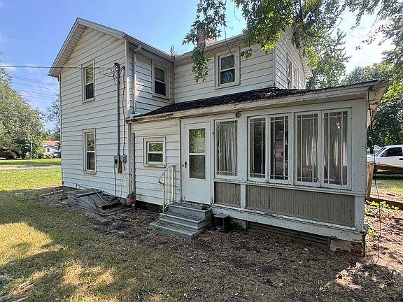 4th image of 119 E Dearborn St