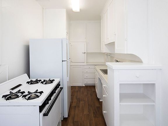 4th image of 304 W Ivy St Unit 101