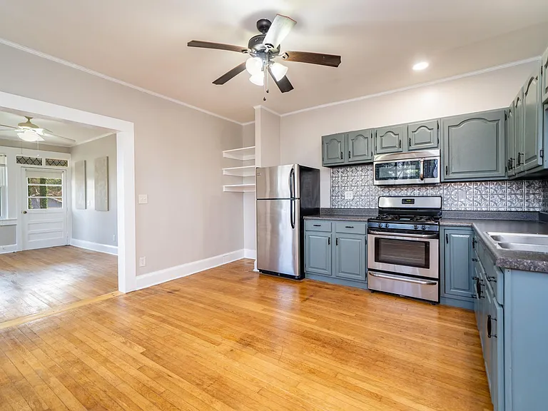 24 Robindale Ave #3 — Photo 4