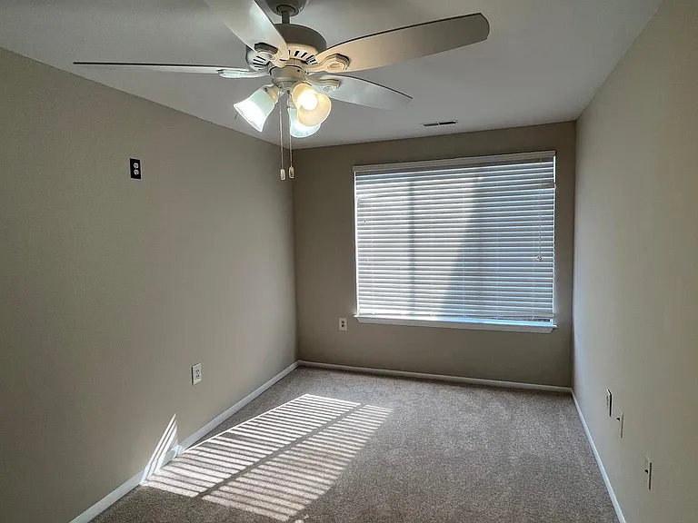 18130 Chalet Dr #8-303 — Photo 18