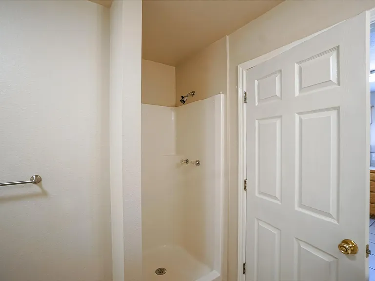 1026 W Coffin St #102 — Photo 17