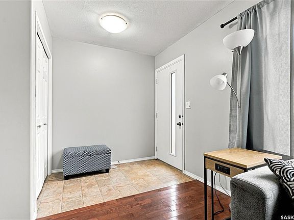 2nd image of 435 Blakeney CRESCENT