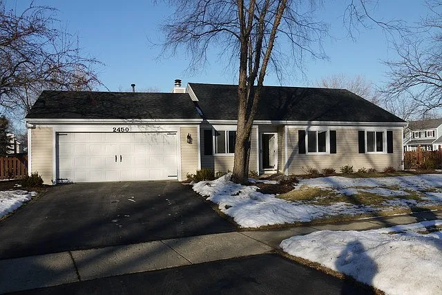 2450 Boxwood Ln photo 1