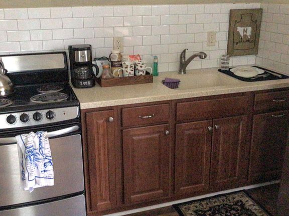 2nd image of 7 Warren St Floor 2