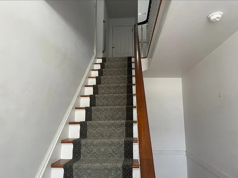 18 E Green St #C — Photo 1