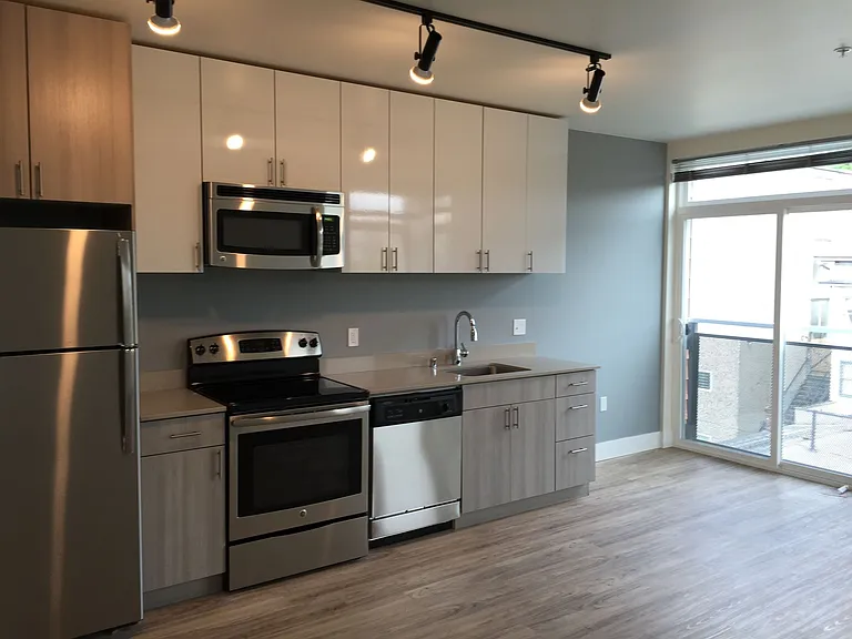 The Local 422 — Photo 8