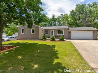 192 Netherfield St NW, Comstock Park, MI 49321