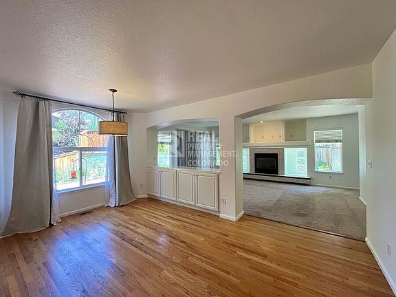 3rd image of 1385 Laurenwood Way