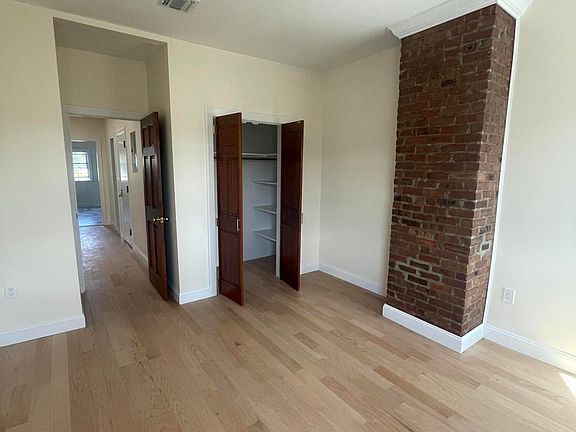 2nd image of 1207 Bay St