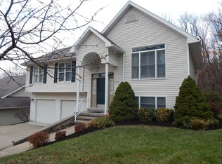 2054 Pinecrest Dr, Morgantown, WV 26505