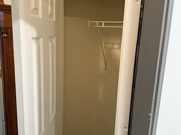 2712 Gresham Way #103 — Photo 9