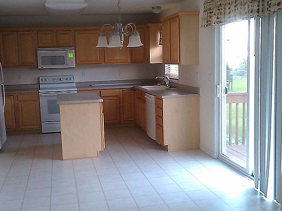 2nd image of 7410 Cattail Ct NE