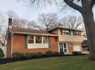 131 E Saint Andrews Dr, Mount Laurel, NJ 08054