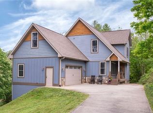 8 Cherry Ridge Ln, Weaverville, NC 28787