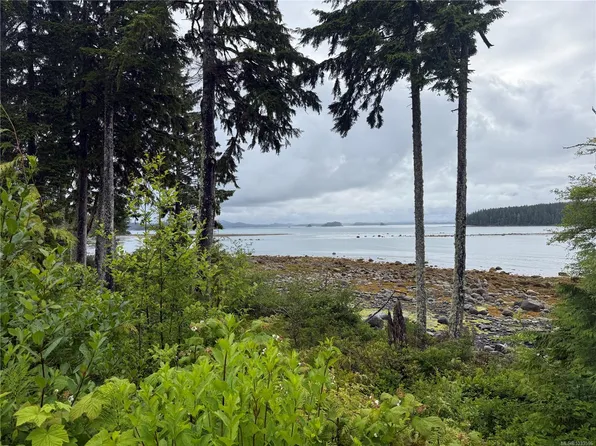 1174 Front St, North Cowichan, BC V0R 1K3
