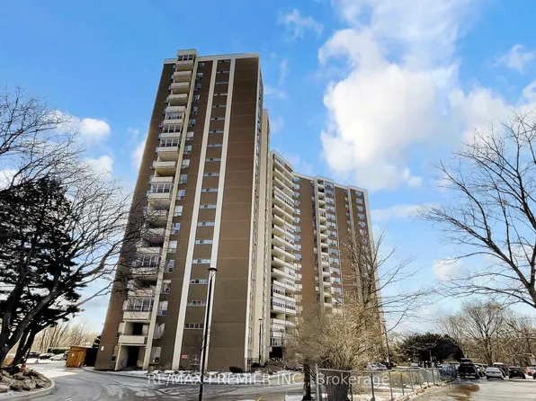 60 Pavane Linkway #1206, Toronto, ON M3C 2Y6