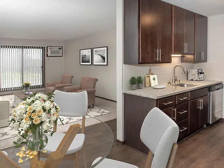 Aspenwoods Apartments — Photo 10