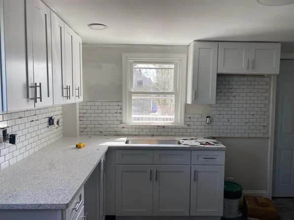 157-159 Tangent St #2, East Providence, RI 02914