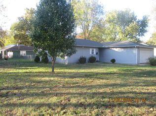 1300 Townsend St, Cassville, MO 65625