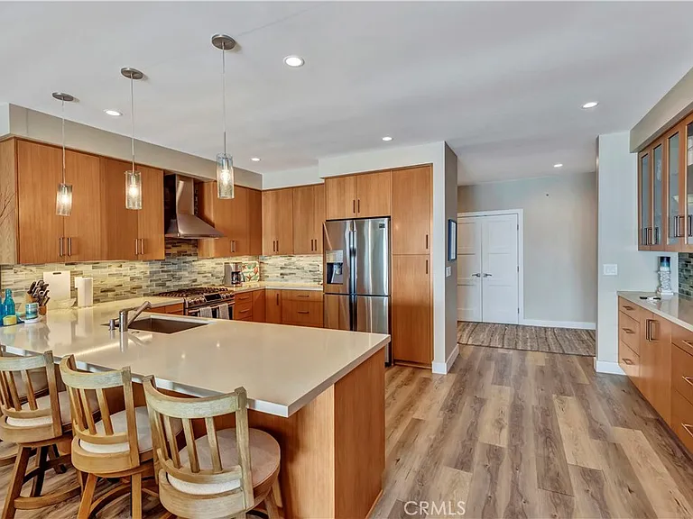 714 Cliff Dr — Photo 12