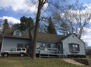 W291N2202 Elmhurst Dr, Pewaukee, WI 53072