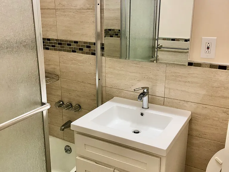 13702 Northern Blvd #8G — Photo 18