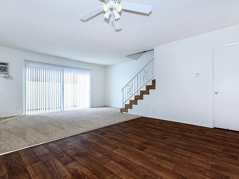 Castilian and Cordova Apartment Homes — Photo 40