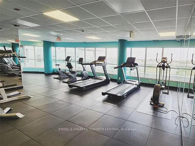 60 Fairfax Cres #330 — Photo 8