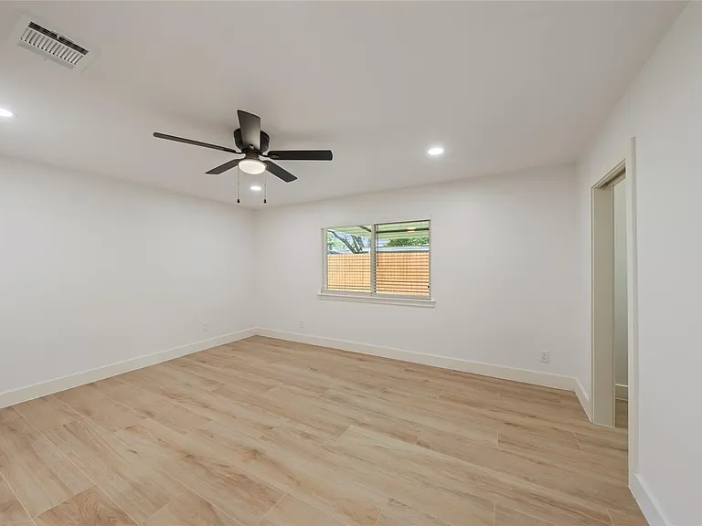 9323 Portal Dr — Photo 17