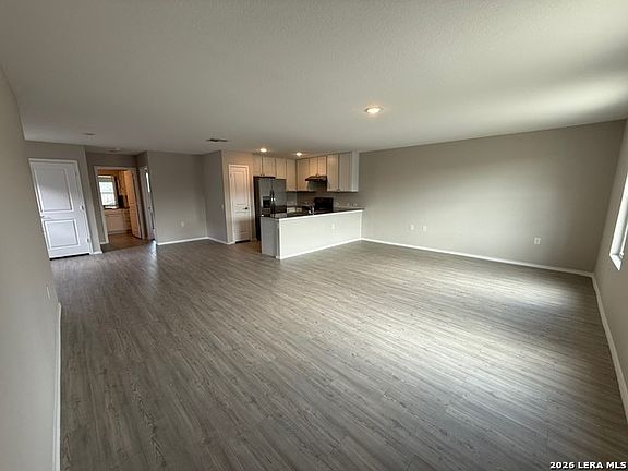 5th image of 1159 Janzen