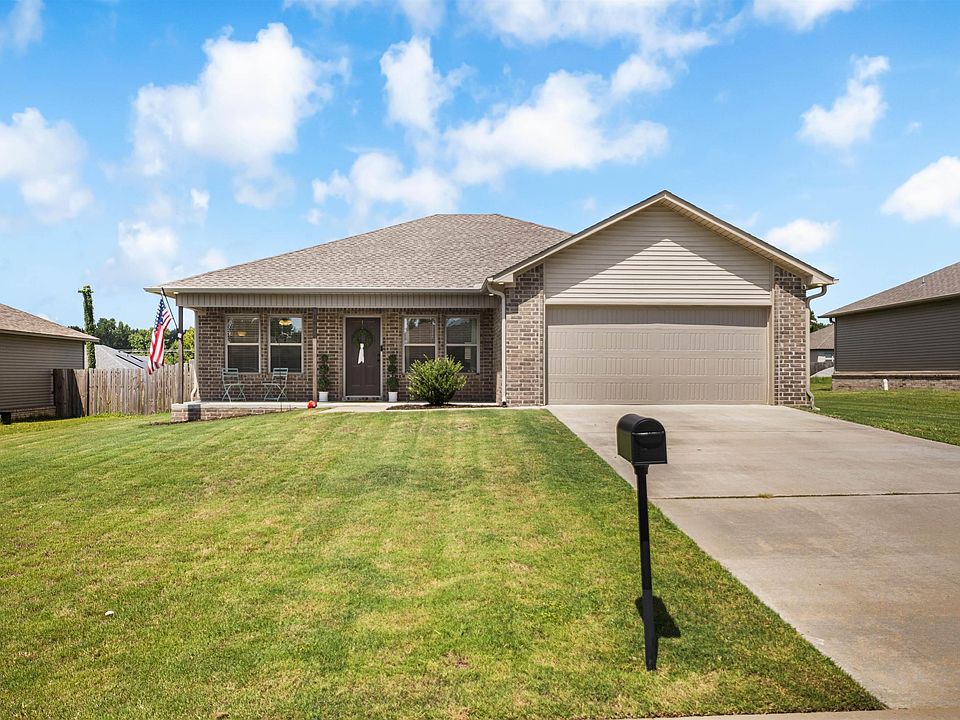 1st image of 14 Cindy Ct
