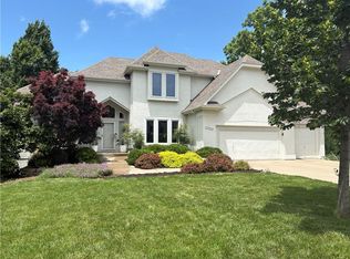 2520 SW Winterbond Cir, Lees Summit, MO 64081
