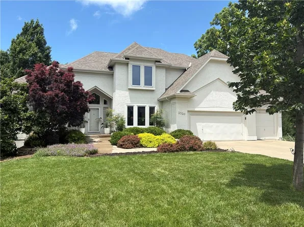 2520 SW Winterbond Cir, Lees Summit, MO 64081