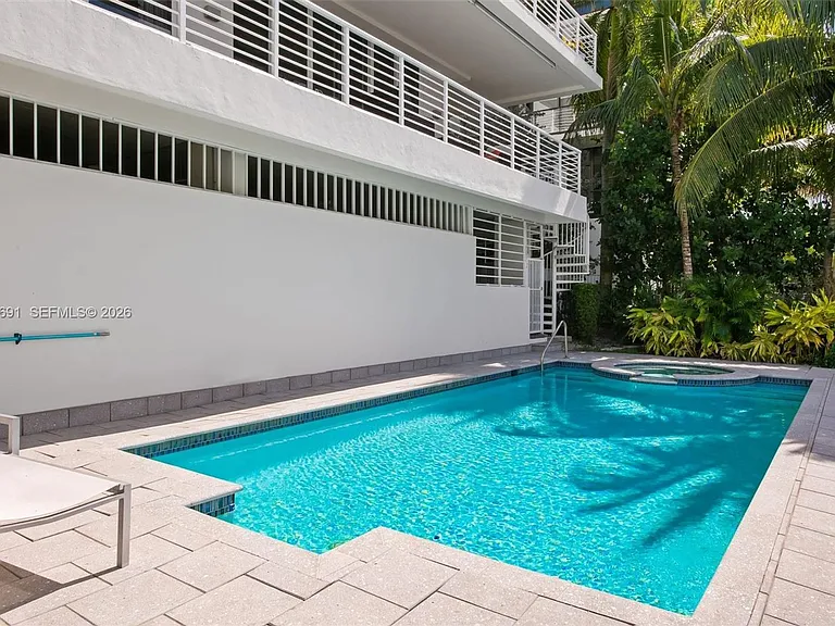 151 Isle Of Venice Dr #2A — Photo 1