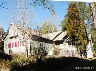 17 Legendary Rd, Hendersonville, NC 28739