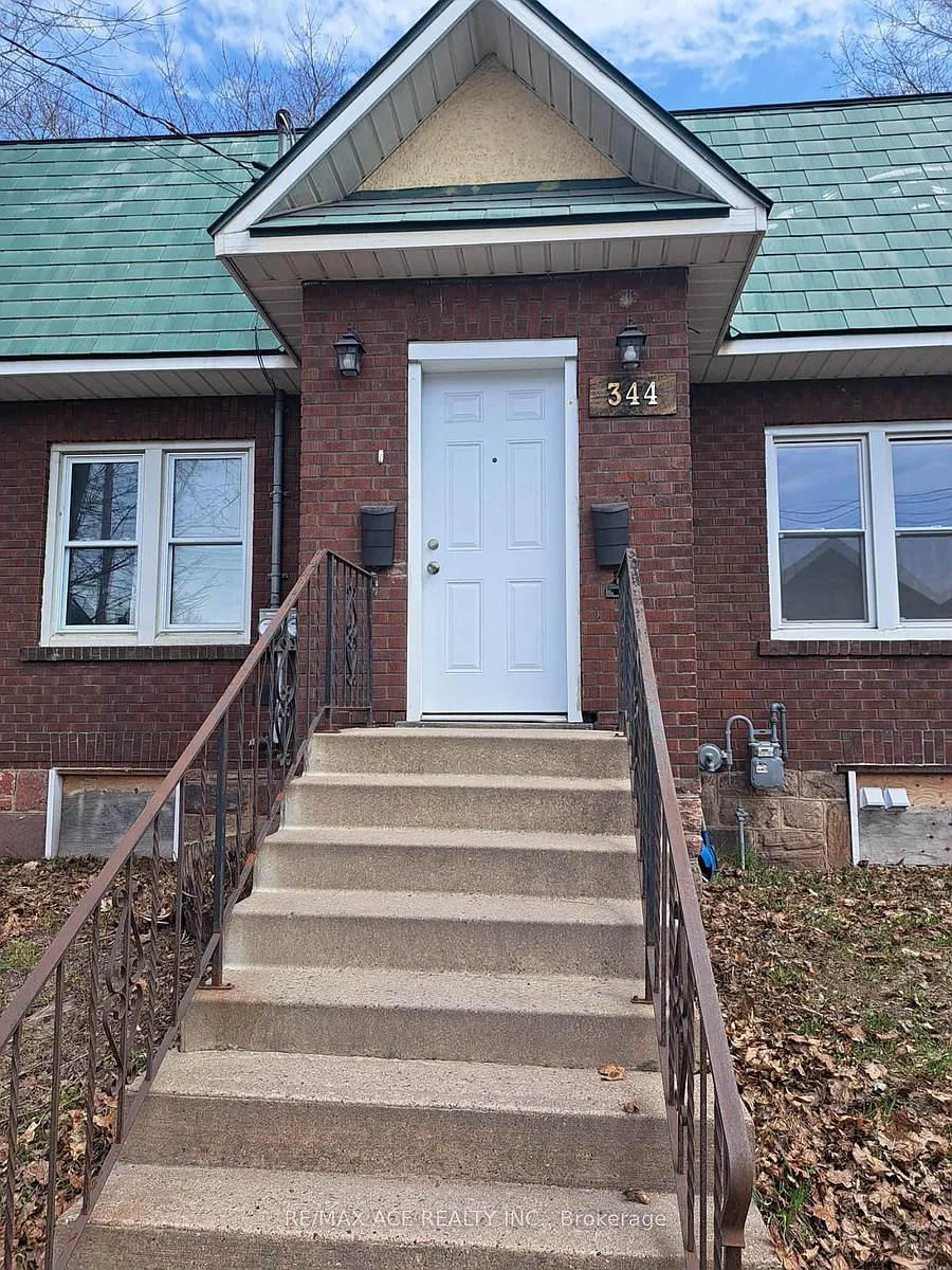 Building Photo - 344 Wellington St E