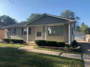 2812 W Grove Ave, Waukegan, IL 60085