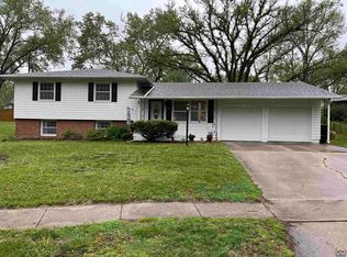 3131 SW 32nd Ter, Topeka, KS 66614