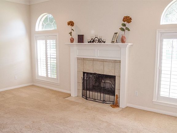 4th image of 1209 Gunnison Dr